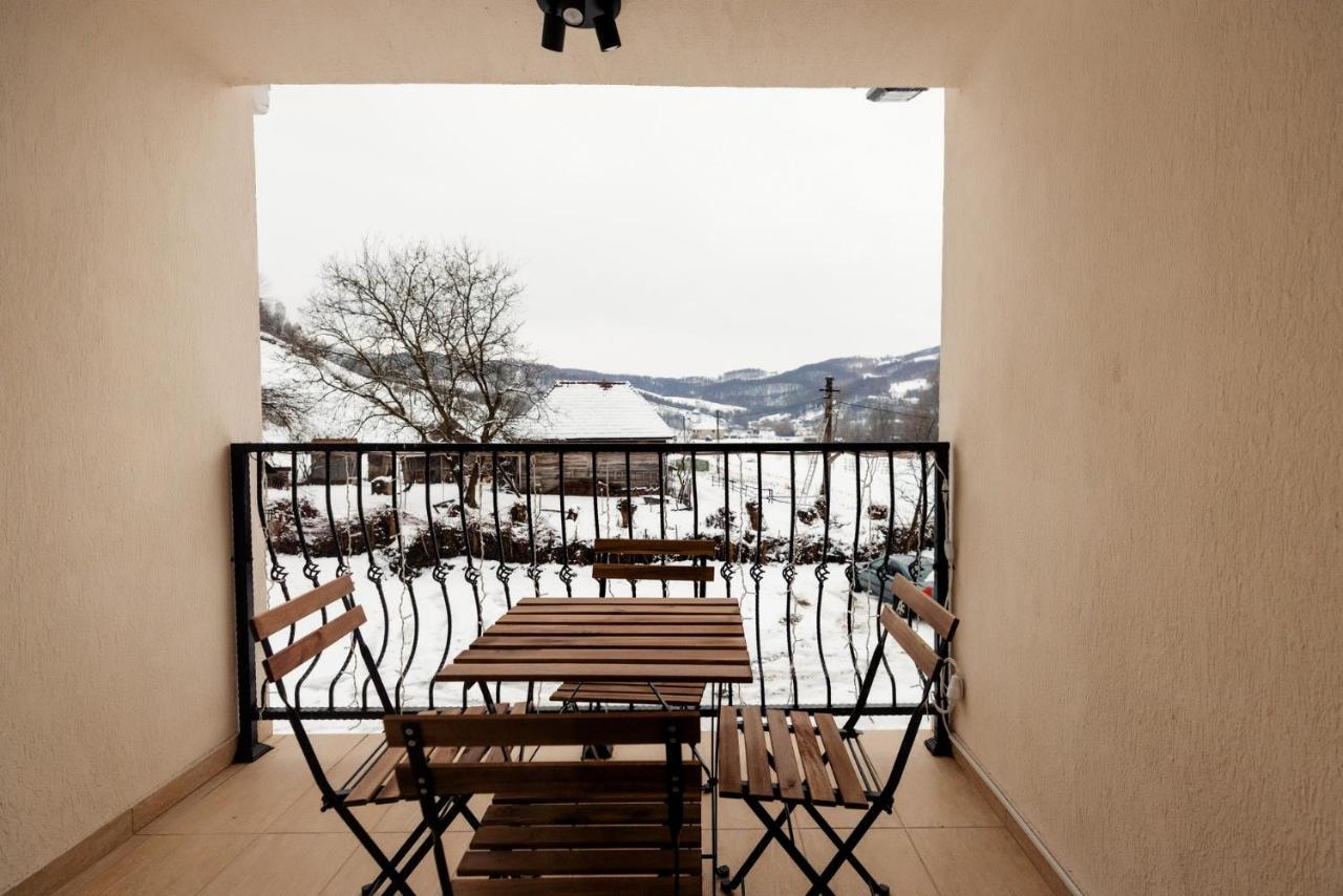 Pensiunea Hai In Maramures Bîrsana Exterior foto