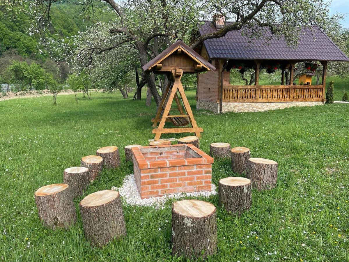 Pensiunea Hai In Maramures Bîrsana Exterior foto